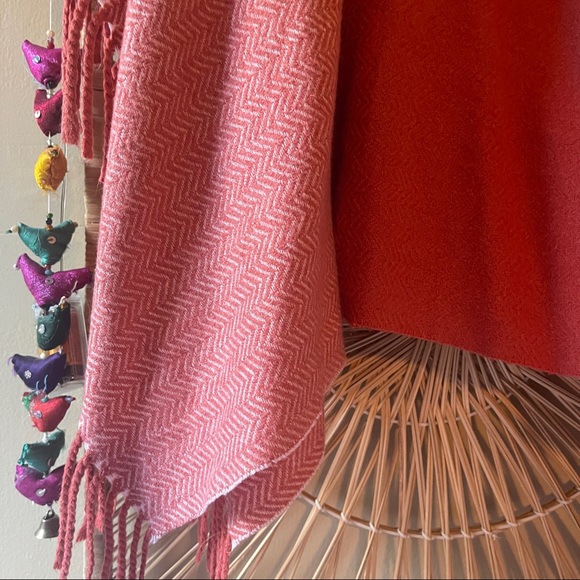 UNIVERSAL THREAD | fringe poncho - Picture 4 of 5